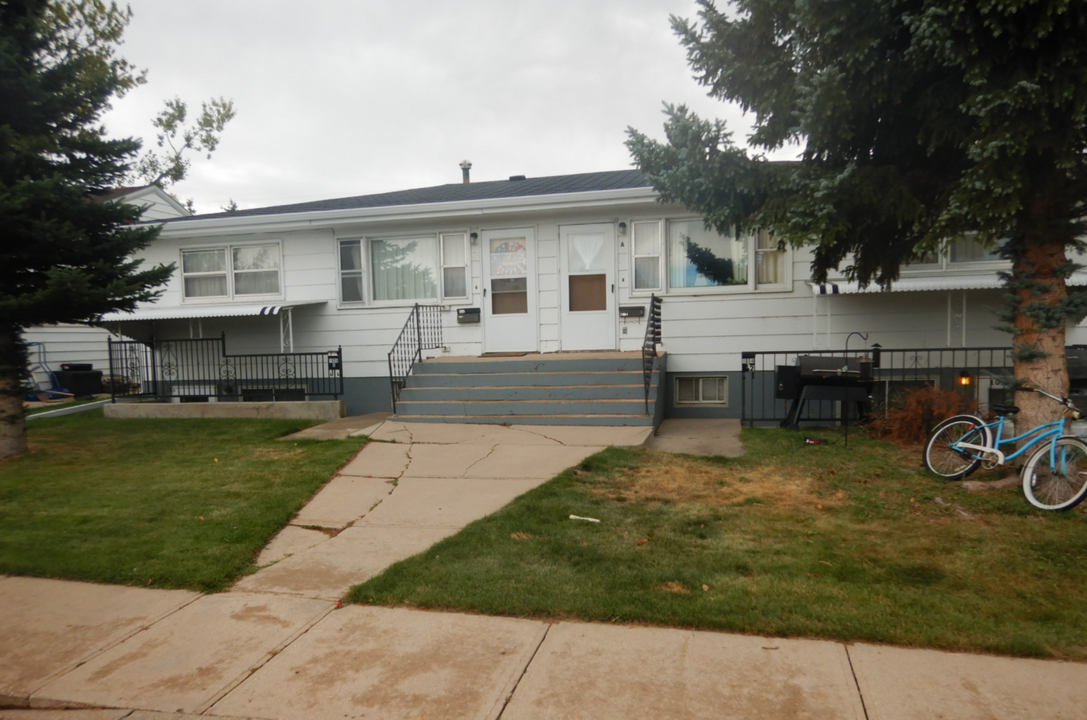 1004 E Lyon St in Laramie, WY - Building Photo