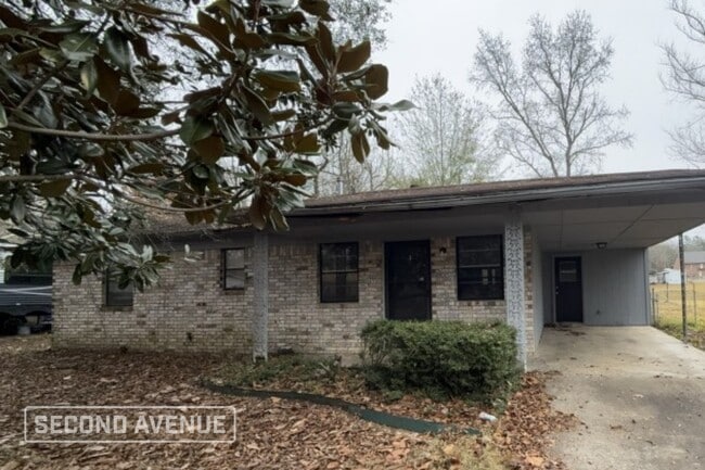 property at 10 Compass Point St