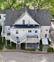 1 Harmony St in Stonington, CT - Building Photo