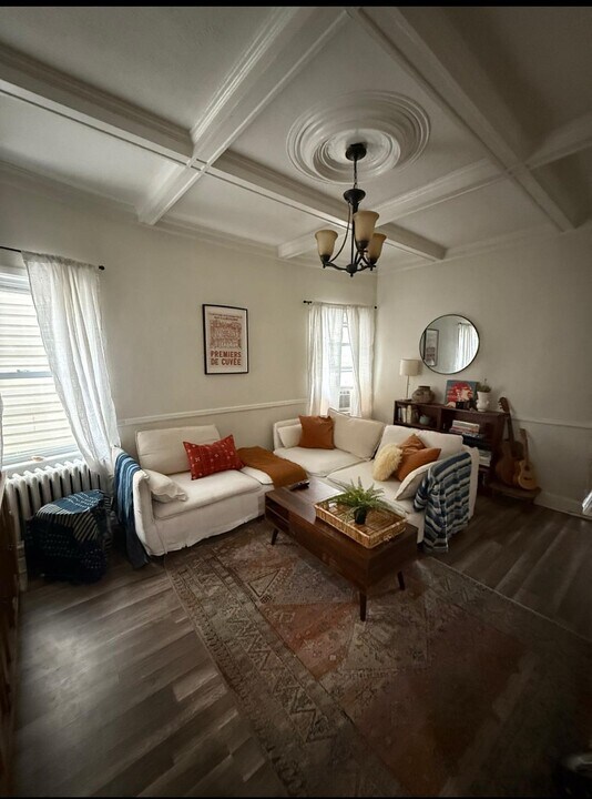 131 W 28th St in Bayonne, NJ - Foto de edificio