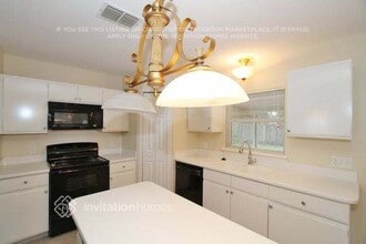 3223 Scenic Woods Dr in Deltona, FL - Foto de edificio - Building Photo