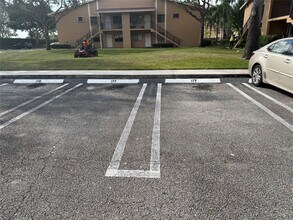 6051 10th Ave N in Greenacres, FL - Building Photo - Building Photo