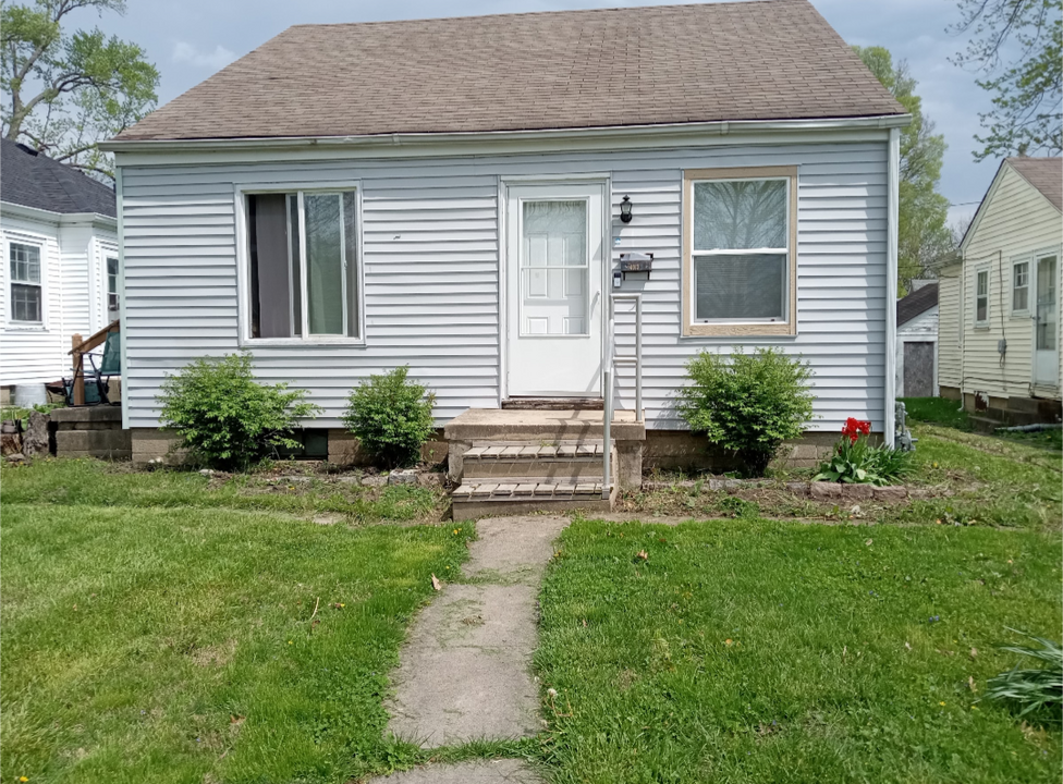 4013 Clarendon Rd, Unit 4013 in Indianapolis, IN - Foto de edificio
