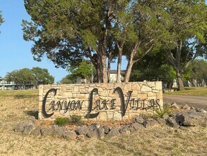 1033 Parkview Dr in Canyon Lake, TX - Building Photo - Building Photo