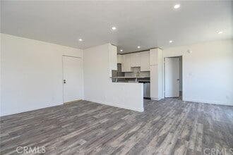 11825 National Blvd, Unit 4 in Los Angeles, CA - Foto de edificio - Building Photo