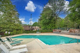 360 Summerwalk Cir in Chapel Hill, NC - Building Photo - Building Photo