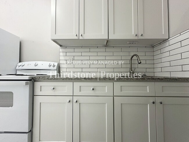 82 W 32nd St in Jacksonville, FL - Foto de edificio - Building Photo