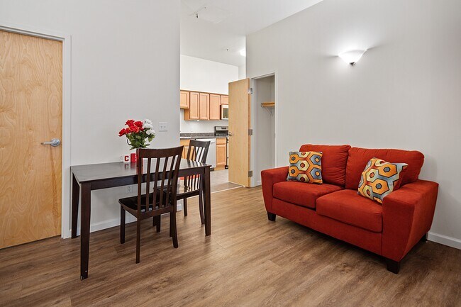 Dryden South in Ithaca, NY - Foto de edificio - Building Photo