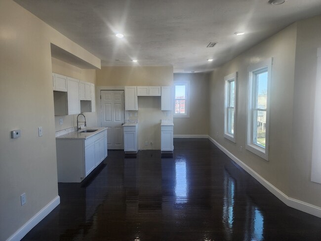 609 Morton St, Unit 609 Morton St 3rd Fl