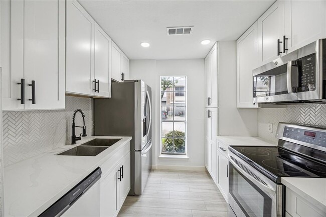 property at 11201 Lynbrook Dr