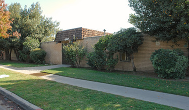 3372 E Sierra Madre Ave in Fresno, CA - Building Photo - Building Photo