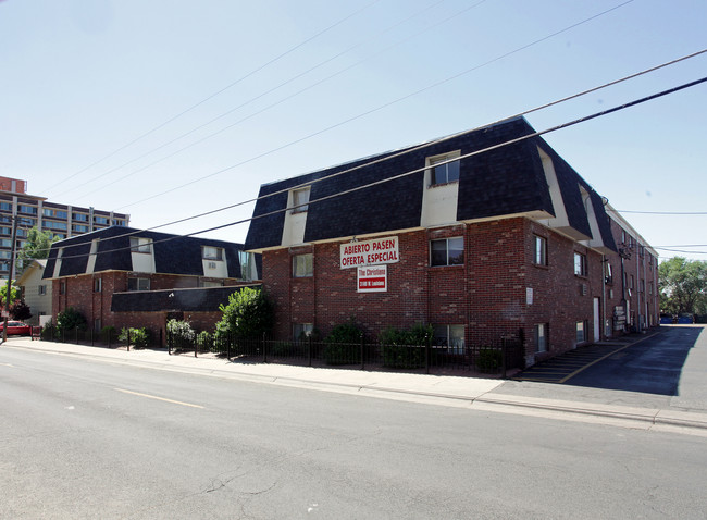 Christiana Apartments in Denver, CO - Building Photo - Building Photo