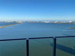 2900 NE 7th Ave, Unit 4104 in Miami, FL - Foto de edificio - Building Photo