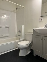 5431 NE 16th Ave in Portland, OR - Building Photo - Building Photo