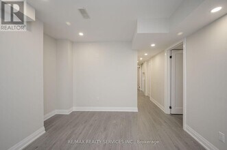 3498 Park Heights Way in Mississauga, ON - Building Photo - Building Photo