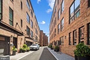 2426 Innovator Way, Unit B in Philadelphia, PA - Building Photo