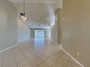 14420 NW 83rd Pl in Hialeah, FL - Building Photo - Building Photo