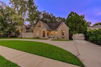 3123 University Blvd in Houston, TX - Foto de edificio - Building Photo