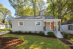 896 Oakland Dr SW in Atlanta, GA - Building Photo