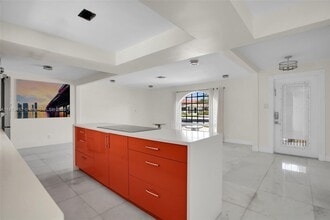 612 SE 8th Ave in Deerfield Beach, FL - Foto de edificio - Building Photo