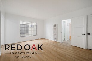 1030 Menlo Ave in Los Angeles, CA - Building Photo