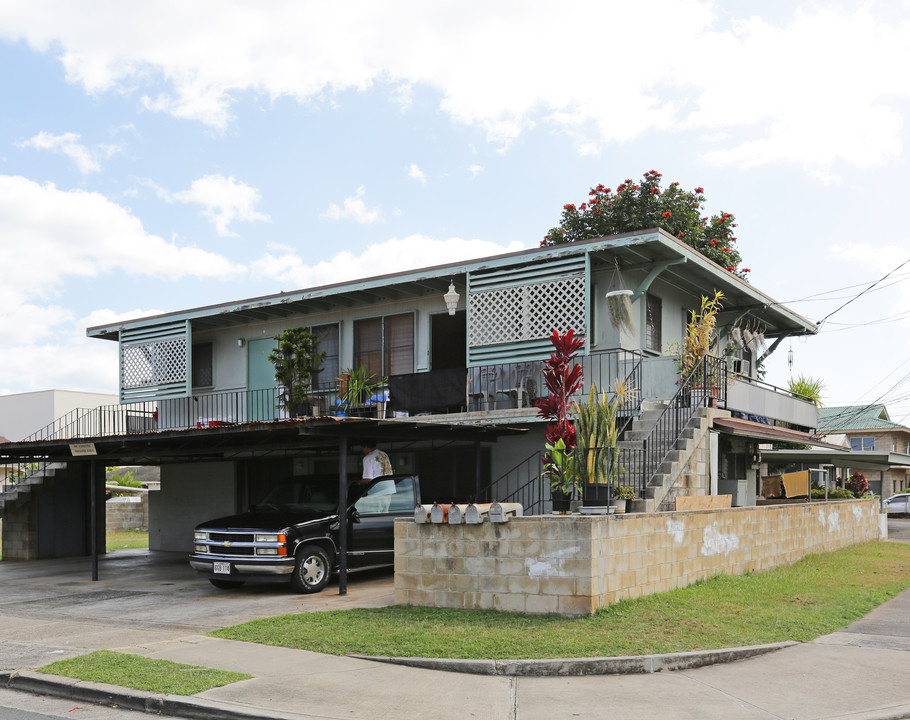 803 Lukepane Ave in Honolulu, HI - Building Photo