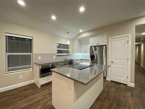 802-804-804 N Broughton St in Sherman, TX - Building Photo - Building Photo