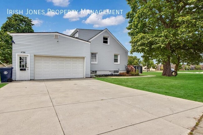 property at 4796 N Bailey Ave