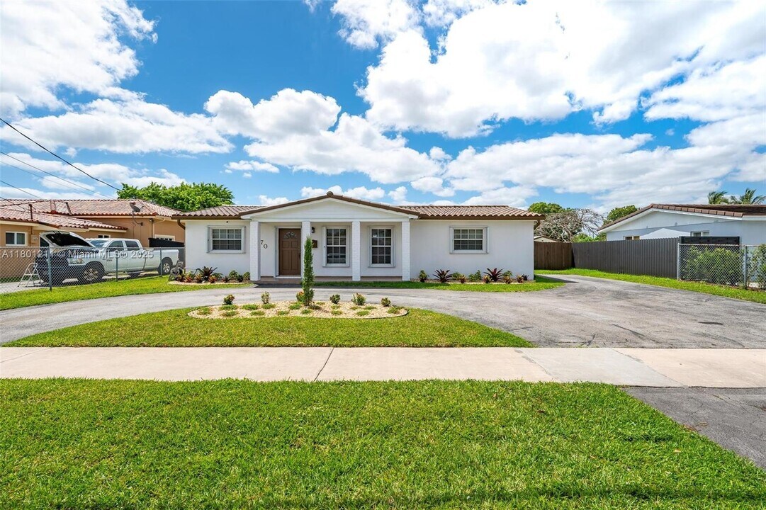 9270 SW 15th St in Miami, FL - Building Photo