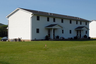 785 Wyoming Ave in Wyoming, PA - Foto de edificio - Building Photo