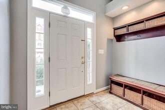 25242 Dunvegan Square in Chantilly, VA - Building Photo - Building Photo