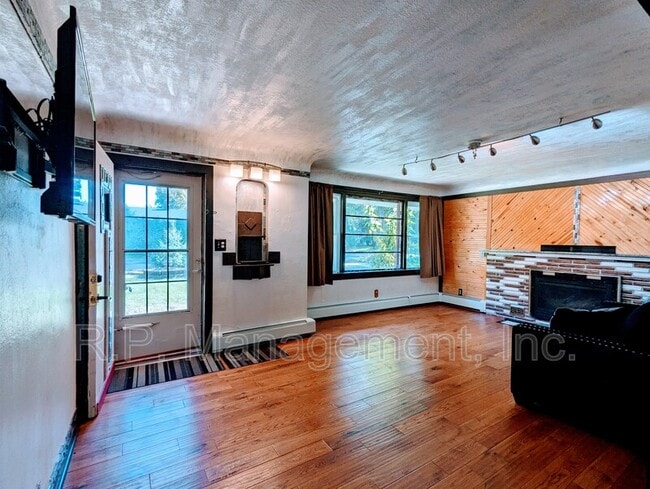 981 Glendon St N in Maplewood, MN - Building Photo - Building Photo