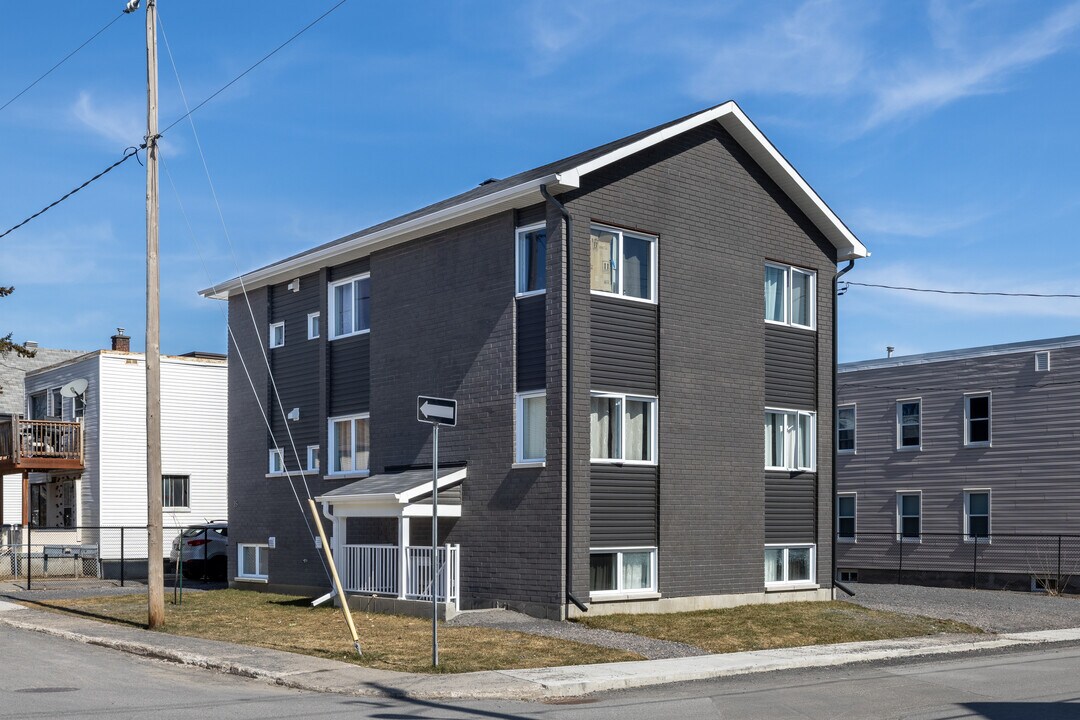 36 De Lorimier St in Gatineau, QC - Building Photo