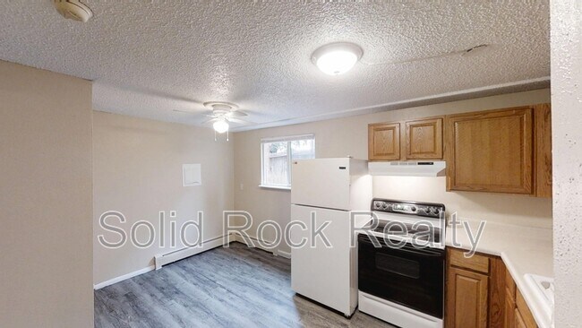 2909 Sage St in Colorado Springs, CO - Building Photo - Building Photo