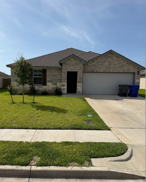 7209 Llano Dr in China Spring, TX - Building Photo