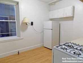 1782 Commonwealth Ave, Unit #2 in Boston, MA - Building Photo - Building Photo