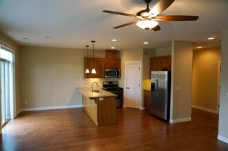 7421 NE 58th Way in Vancouver, WA - Building Photo - Building Photo