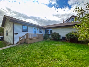 601 Harlem Rd, Unit Rear in West Seneca, NY - Building Photo - Building Photo