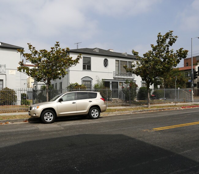 801 S St Andrews Pl in Los Angeles, CA - Foto de edificio - Building Photo