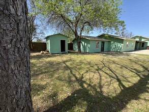 610 Fenfield Ave in San Antonio, TX - Building Photo - Building Photo