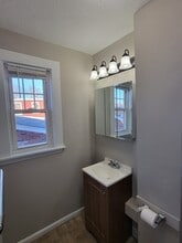 10 Roberts St in Quincy, MA - Building Photo - Building Photo