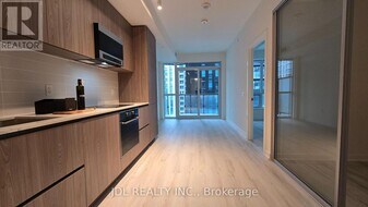 110 Broadway Ave in Toronto, ON - Building Photo