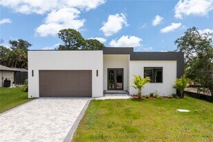10070 Flat River St in Port Charlotte, FL - Building Photo