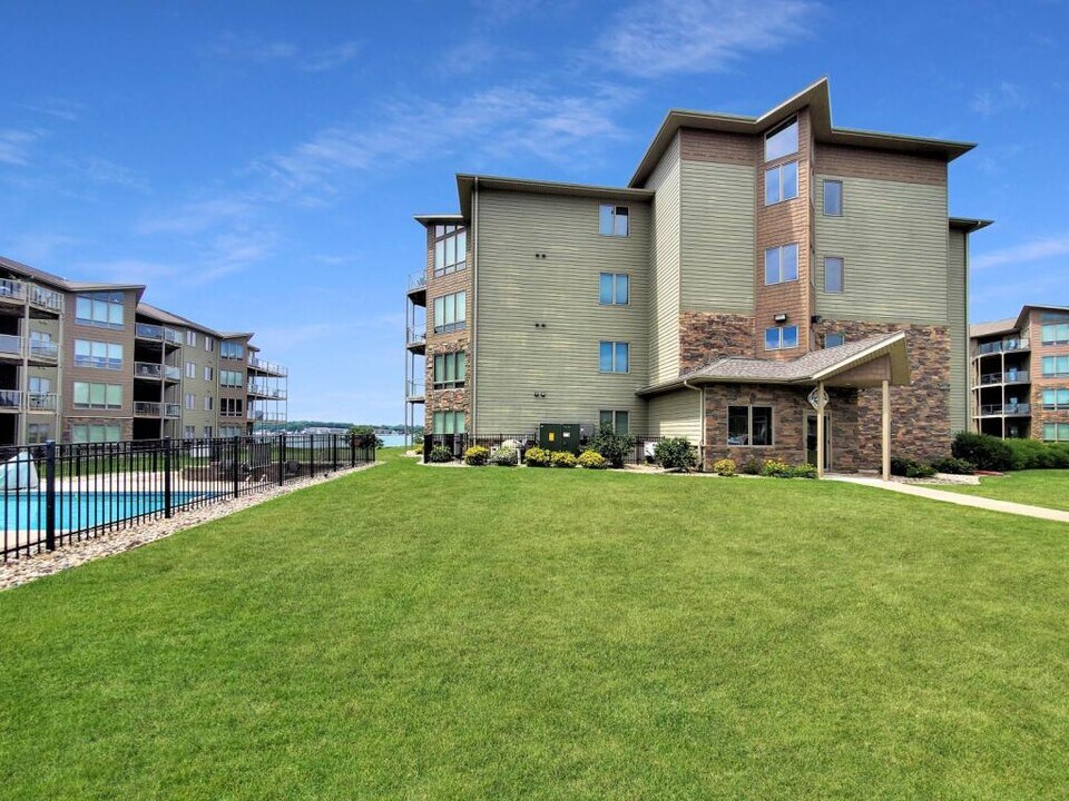 445 240th Ave in Arnolds Park, IA - Building Photo