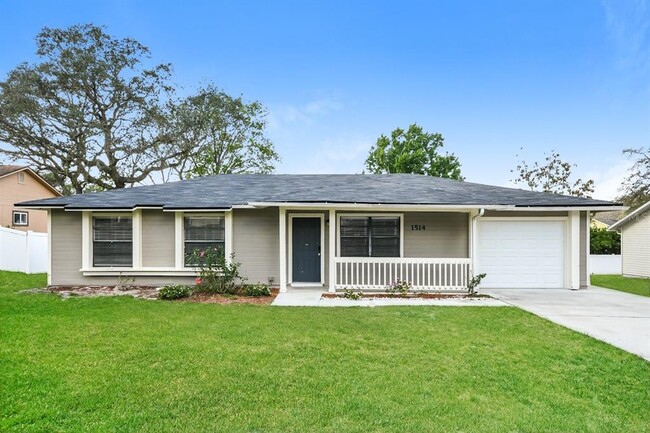 property at 1514 Prairie Lake Blvd