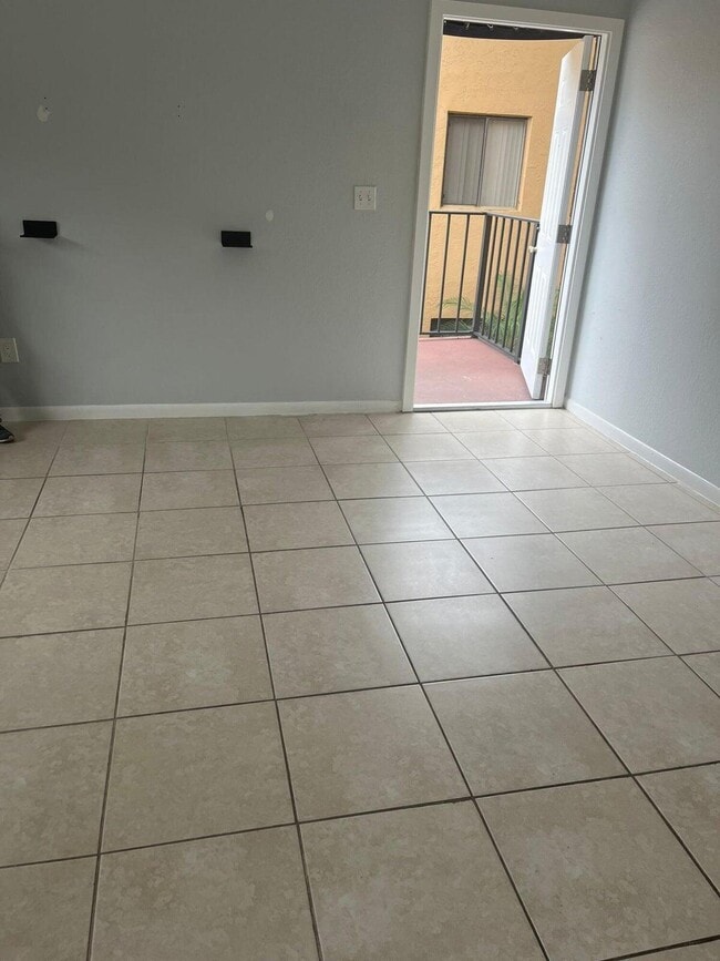 6053 10th Ave N in Greenacres, FL - Building Photo - Building Photo