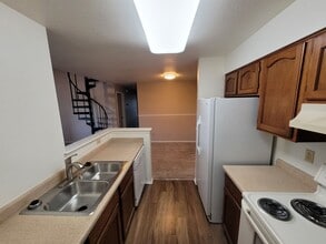 Rampart View Apartments in Colorado Springs, CO - Foto de edificio - Interior Photo