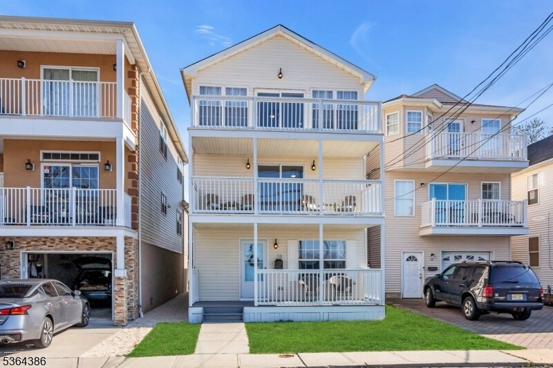 28 Bay Ave in Keansburg, NJ - Building Photo