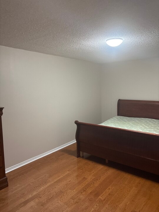 202 Gwendolyn St in Pickering, ON - Building Photo