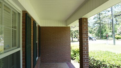 2124 Jerry Jones Dr in Valdosta, GA - Building Photo - Building Photo